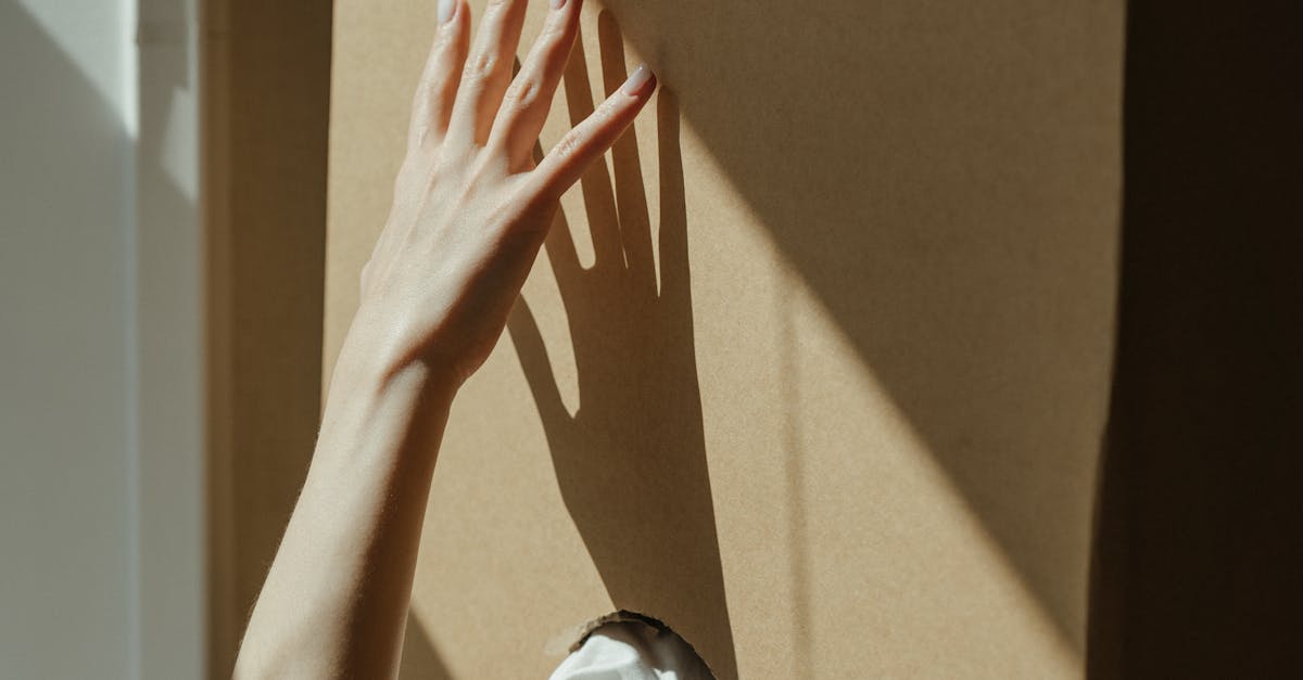 Inside Jeffrey Dahmer’s Apartment: The Disturbing Discoveries Investigators Unearthed